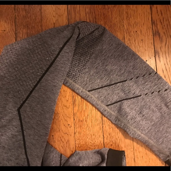 !SOLD!  Nike Pro Leggings - Picture 6 of 6